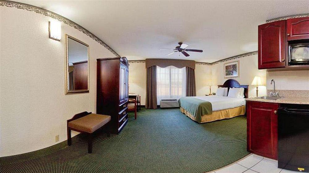 Holiday Inn Express Hotel & Suites Gainesville By Ihg Buitenkant foto