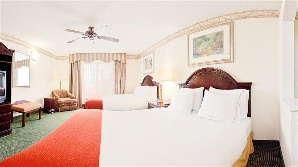 Holiday Inn Express Hotel & Suites Gainesville By Ihg Buitenkant foto