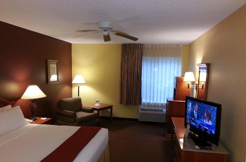 Holiday Inn Express Hotel & Suites Gainesville By Ihg Buitenkant foto