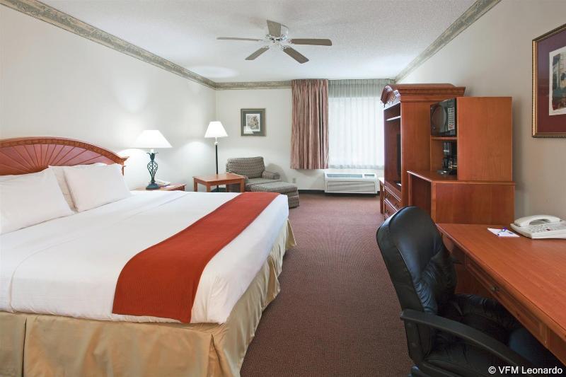 Holiday Inn Express Hotel & Suites Gainesville By Ihg Buitenkant foto