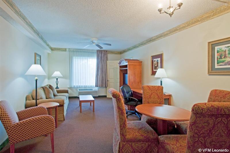 Holiday Inn Express Hotel & Suites Gainesville By Ihg Buitenkant foto