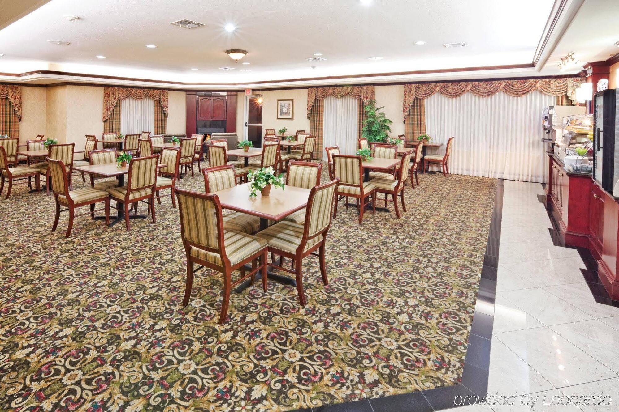 Holiday Inn Express Hotel & Suites Gainesville By Ihg Buitenkant foto